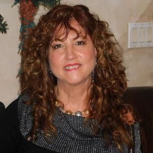 Meet your Posher, Debi